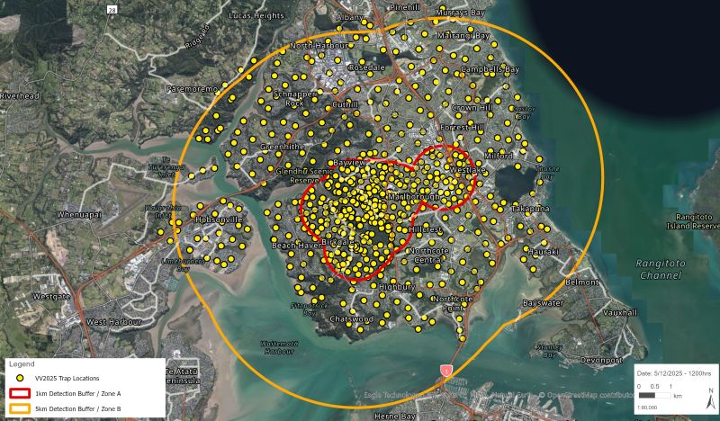 Auckland map with dense network of traps marked by yellow dots. Zone A centers around Glenfield and Birkdale.